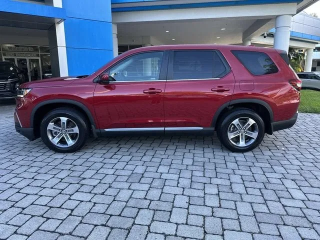 2024 Honda Pilot EX-L 7 Passenger photo 32