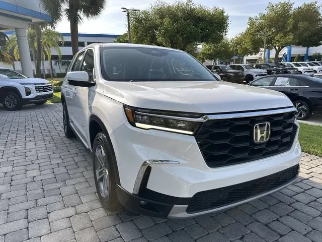 2023 Honda Pilot EX-L 7 Passenger photo 17