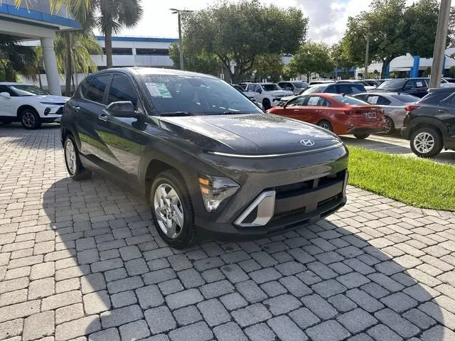 2024 Hyundai Kona SE photo 17