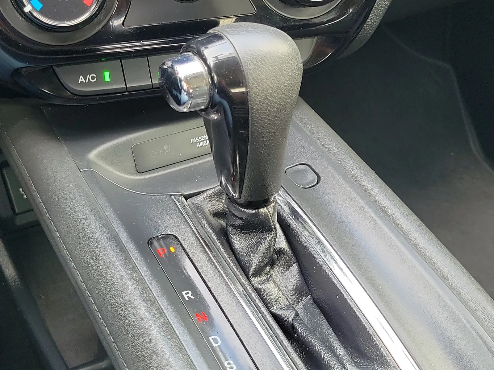 2017 Honda HR-V LX photo 31