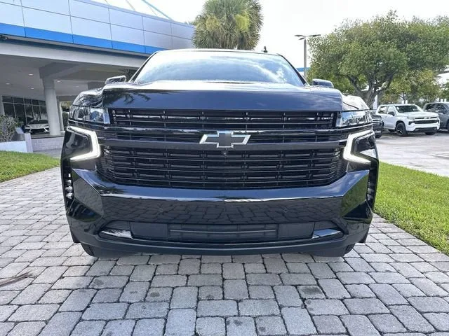 2023 Chevrolet Suburban RST photo 19