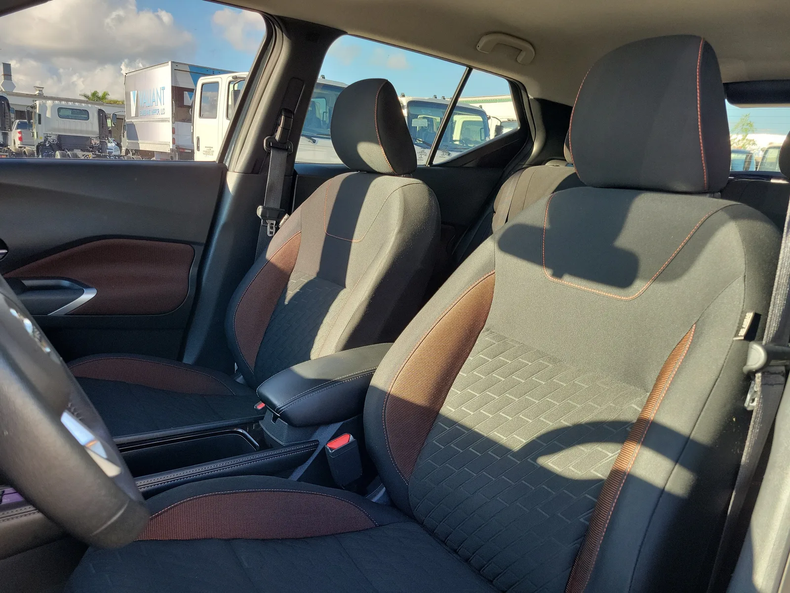 2021 Nissan Kicks SR photo 22