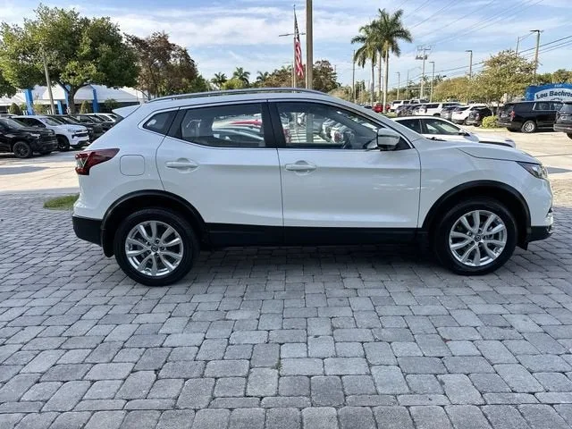 2022 Nissan Rogue Sport SV photo 14