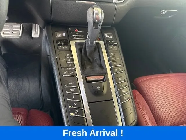 2018 Porsche Macan Turbo photo 8