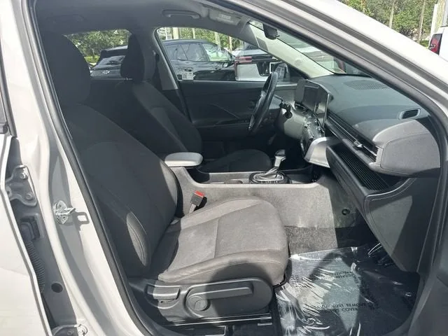 2025 Hyundai Kona SEL photo 29