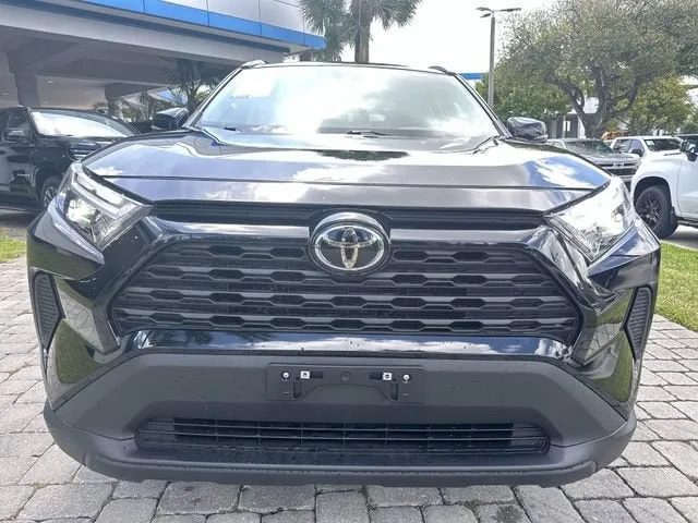 2024 Toyota RAV4 XLE photo 20