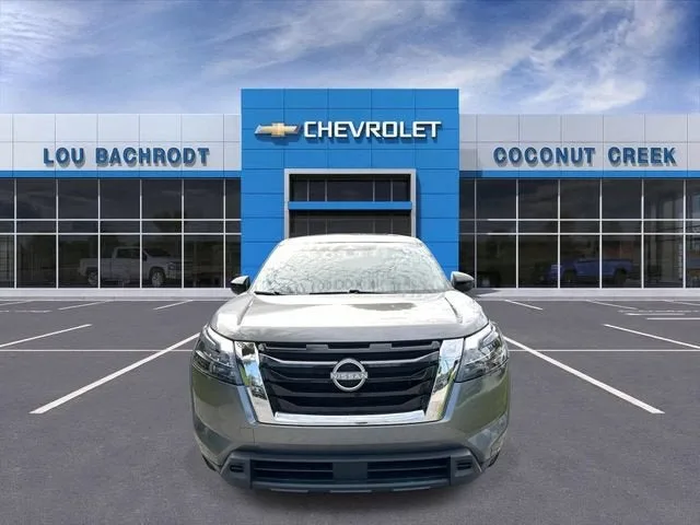 2024 Nissan Pathfinder S photo 3