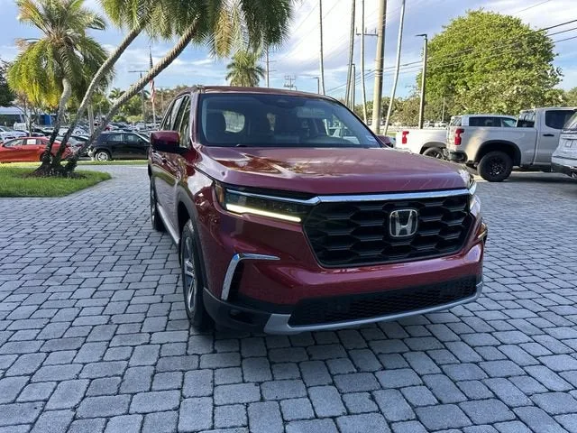 2024 Honda Pilot EX-L 7 Passenger photo 17