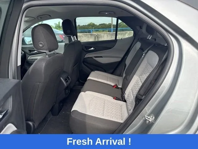 2023 Chevrolet Equinox LT photo 3
