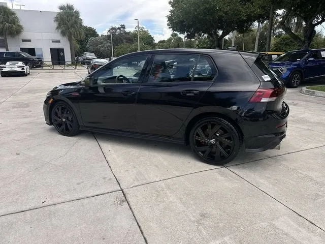 2023 Volkswagen Golf GTI SE photo 32