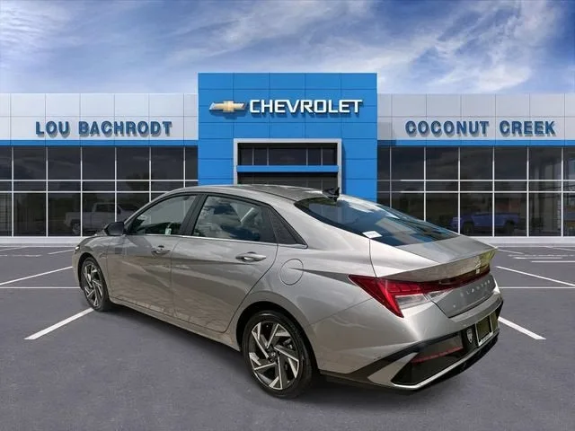 2025 Hyundai Elantra SEL Convenience photo 6