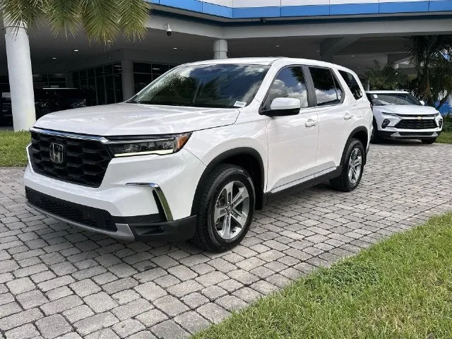 2024 Honda Pilot EX-L 7 Passenger photo 21