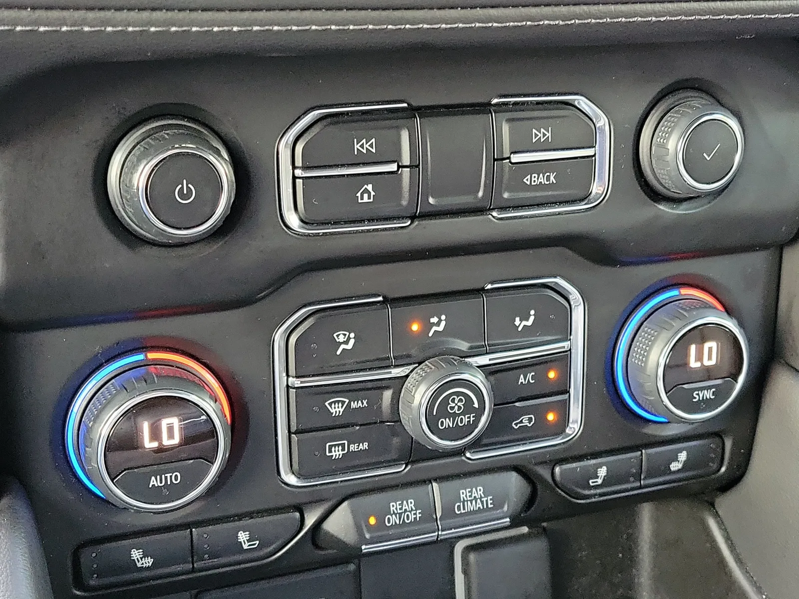 2024 Chevrolet Tahoe LT photo 30