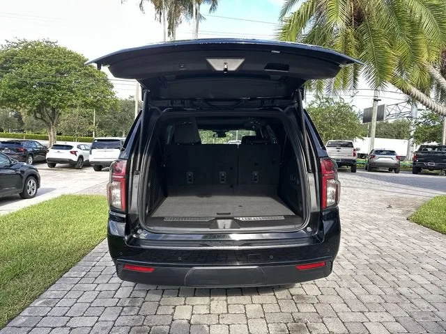 2023 Chevrolet Suburban RST photo 28
