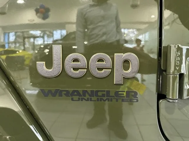 2022 Jeep Wrangler Unlimited Rubicon 392 photo 10