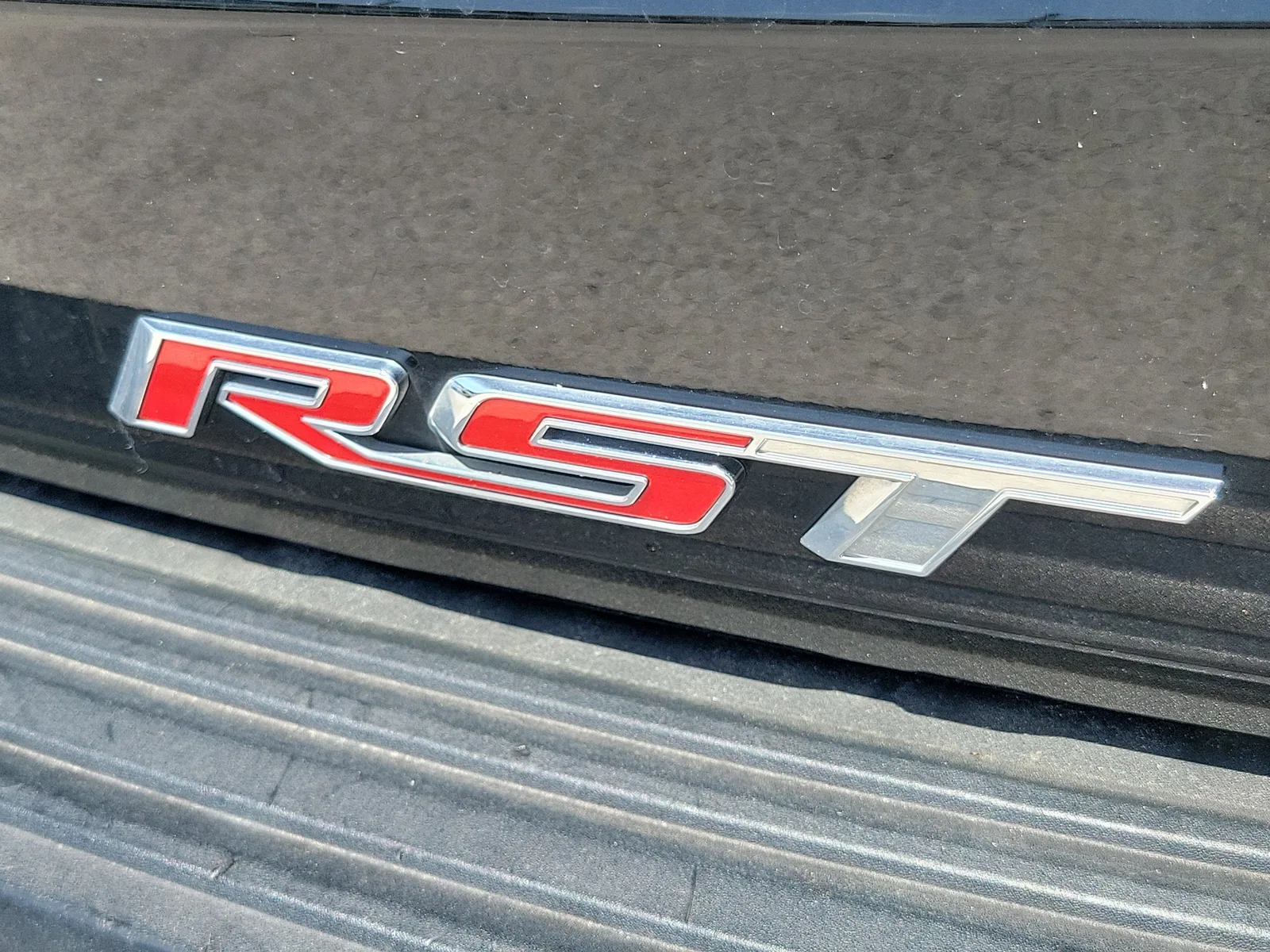 2023 Chevrolet Suburban RST photo 12