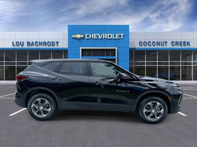 2025 Chevrolet Blazer 2LT photo 9