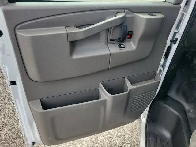 2020 GMC Savana Cargo 2500 RWD 2500 135" photo 21