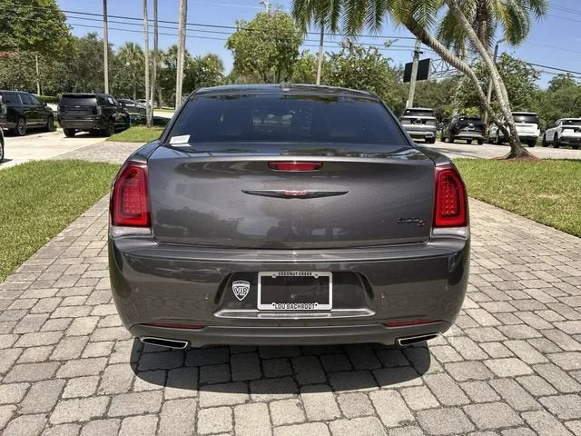 2023 Chrysler 300 300S photo 35