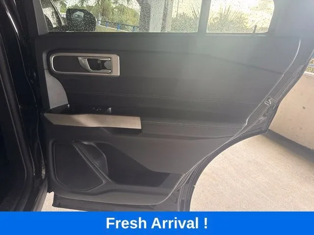 2022 Ford Explorer XLT photo 13