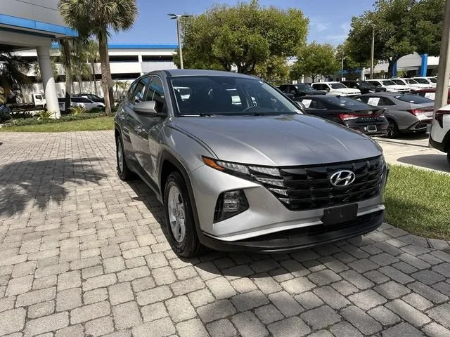 2024 Hyundai Tucson SE photo 17