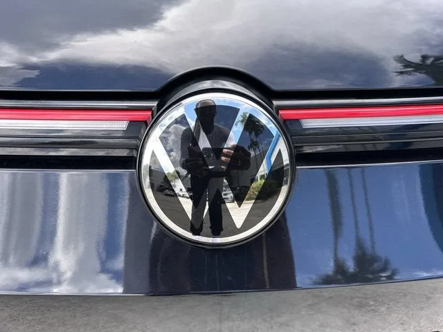 2023 Volkswagen Golf GTI SE photo 10