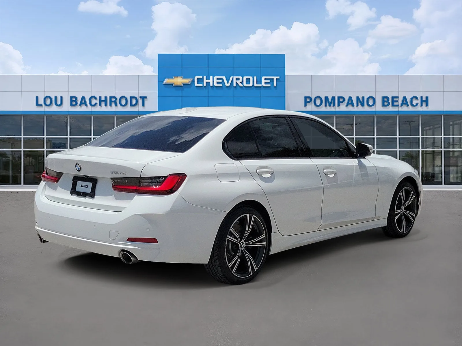 2023 BMW 3 Series 330i photo 3