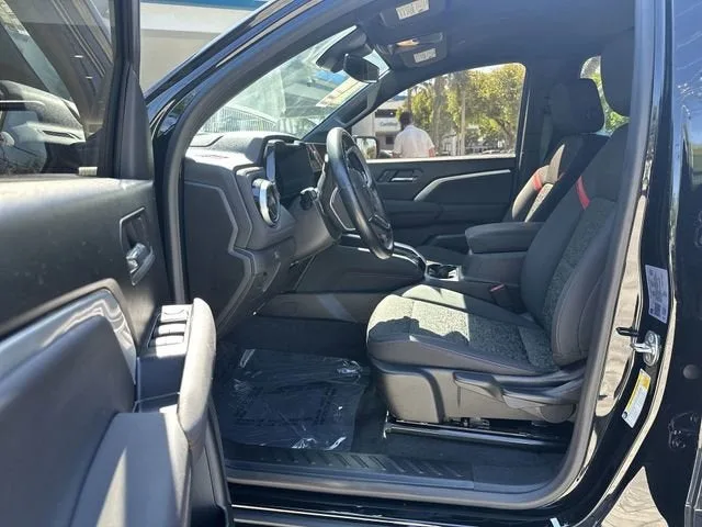 2024 Chevrolet Colorado Z71 photo 22