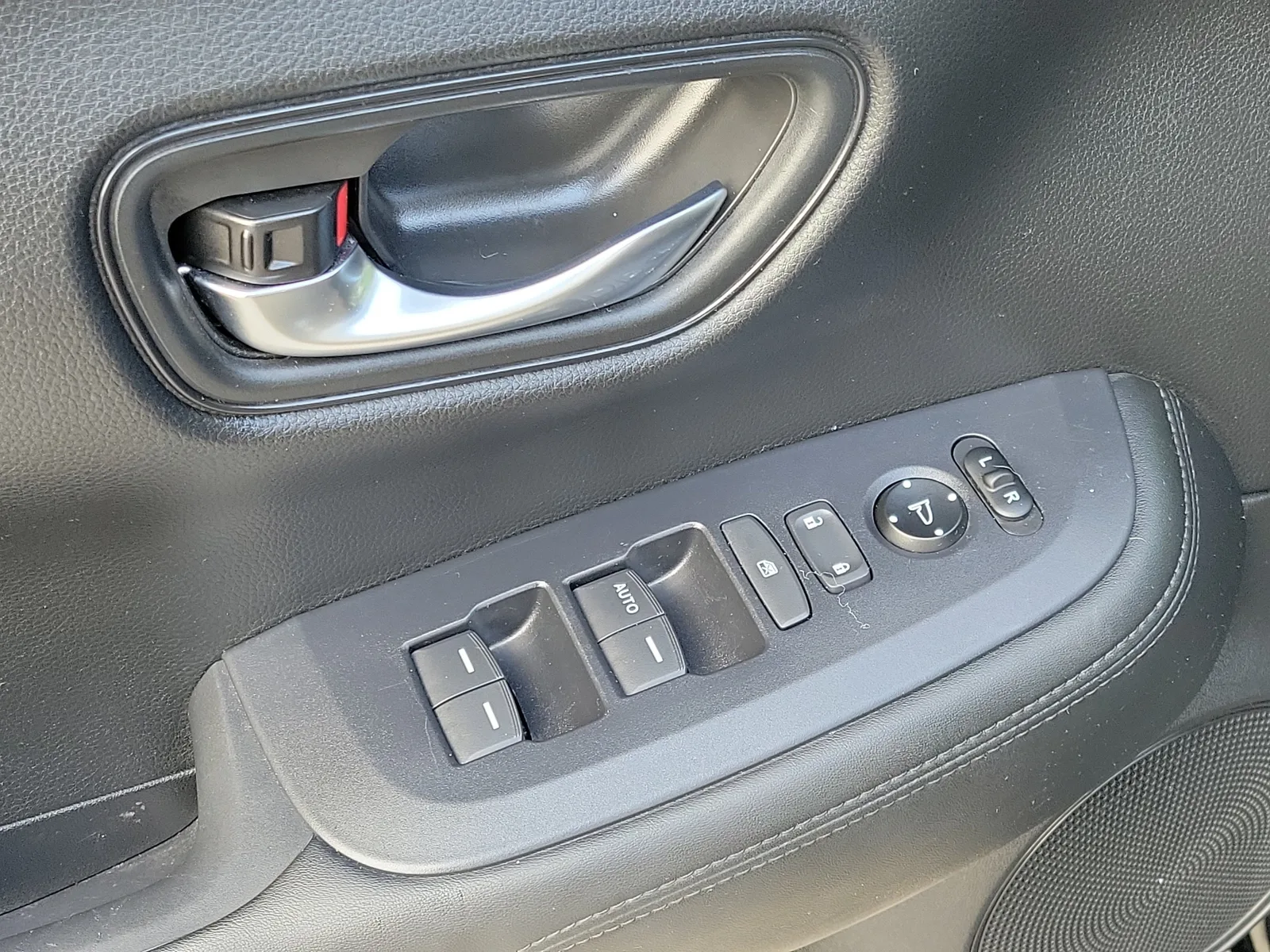 2024 Honda HR-V LX photo 23