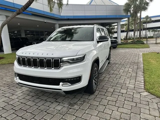 2024 Jeep Wagoneer L Series II photo 18