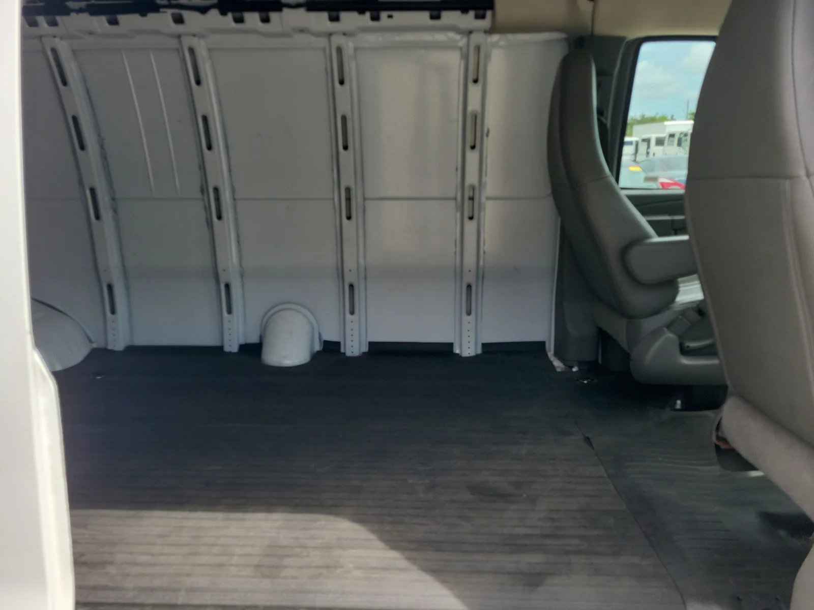 2025 Chevrolet Express Cargo WT photo 7