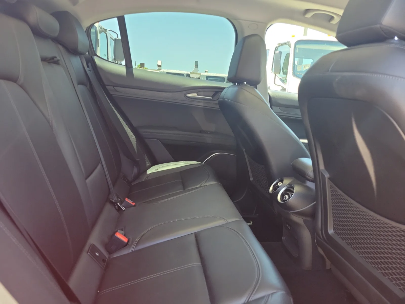 2020 Alfa Romeo Stelvio Sport photo 7