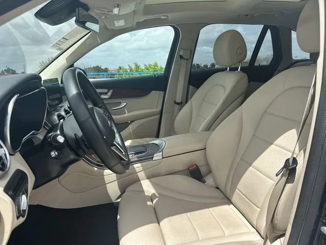 2022 Mercedes-Benz GLC GLC 300 photo 23
