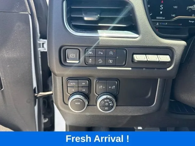 2023 GMC Yukon AT4 photo 8