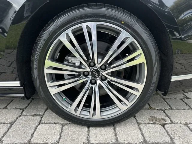 2023 Audi A8 4DR L QTRO 55 TFS photo 11