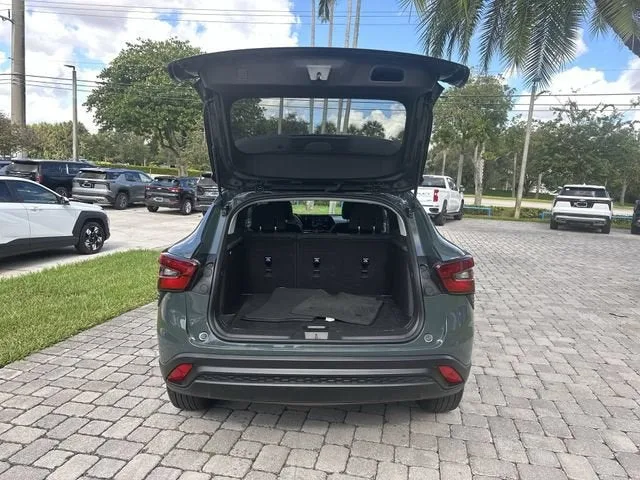 2025 Chevrolet Trax LS photo 28
