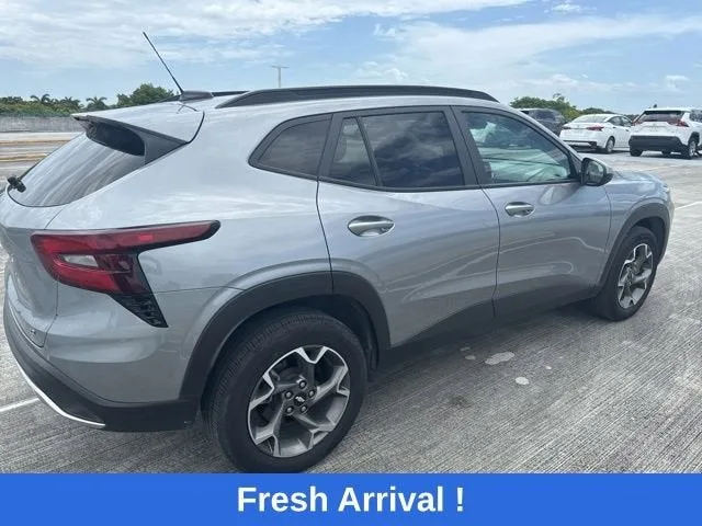 2024 Chevrolet Trax LT photo 13