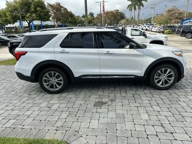 2023 Ford Explorer Limited photo 13