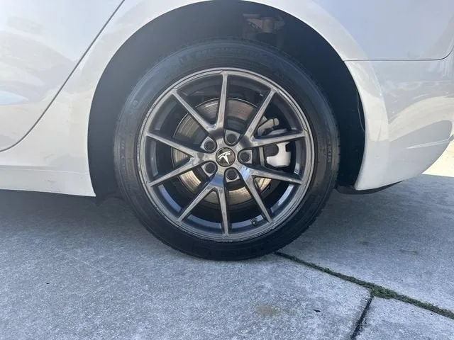 2023 Tesla Model 3 4DR RWD photo 11