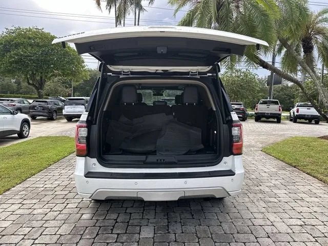 2020 Ford Expedition Platinum photo 28