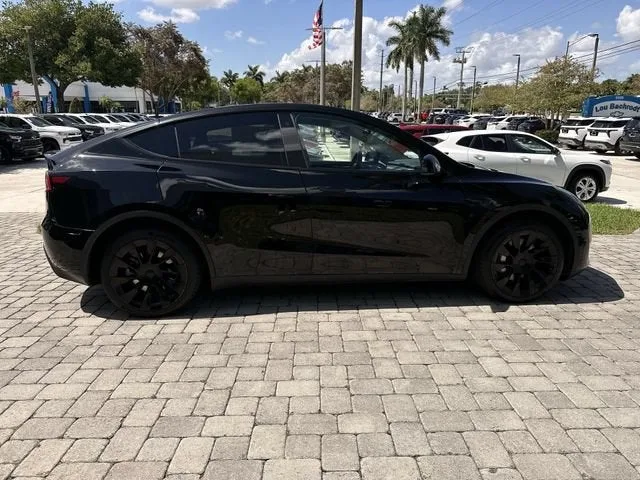 2023 Tesla Model Y Long Range photo 14