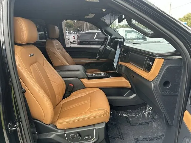 2022 Ford Expedition Platinum photo 29
