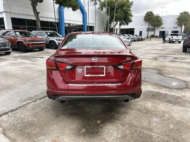 2022 Nissan Altima 2.5 SR photo 36