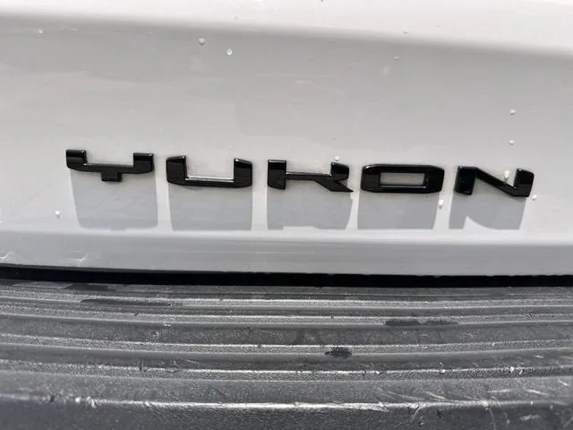 2023 GMC Yukon AT4 photo 38