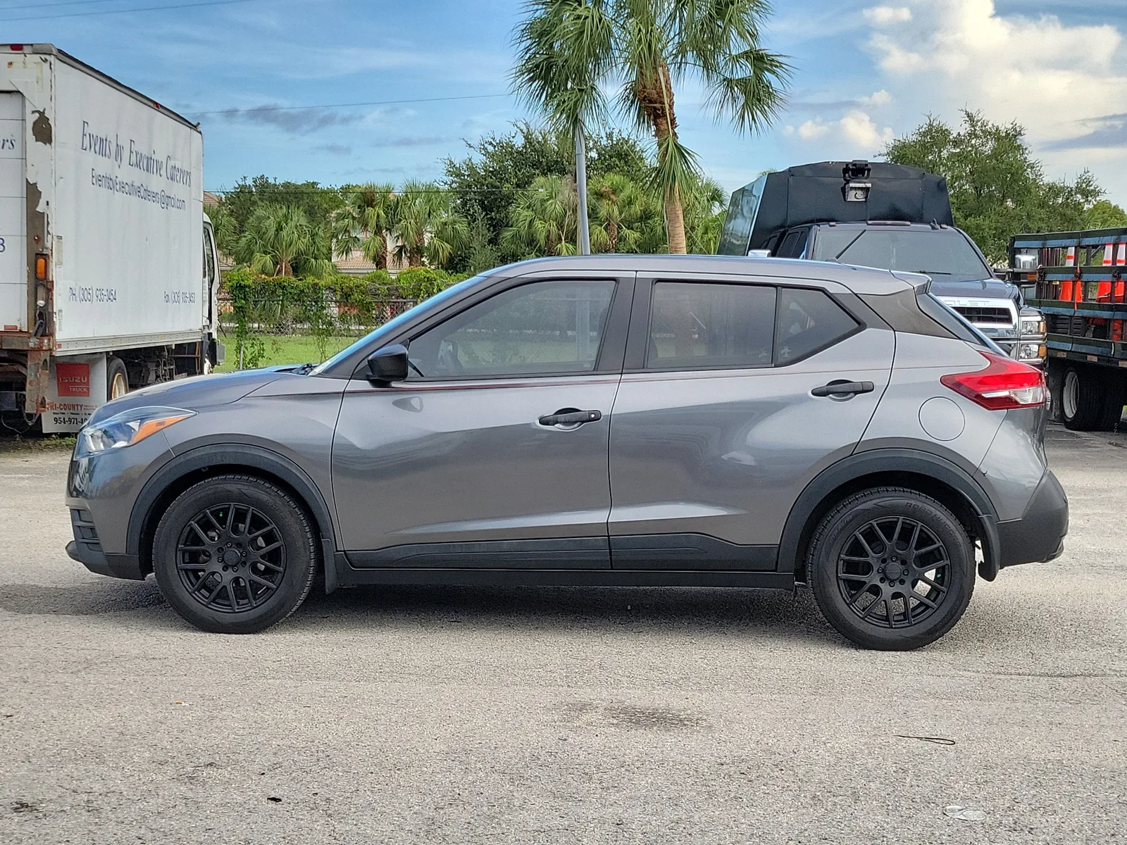 2020 Nissan Kicks S photo 6