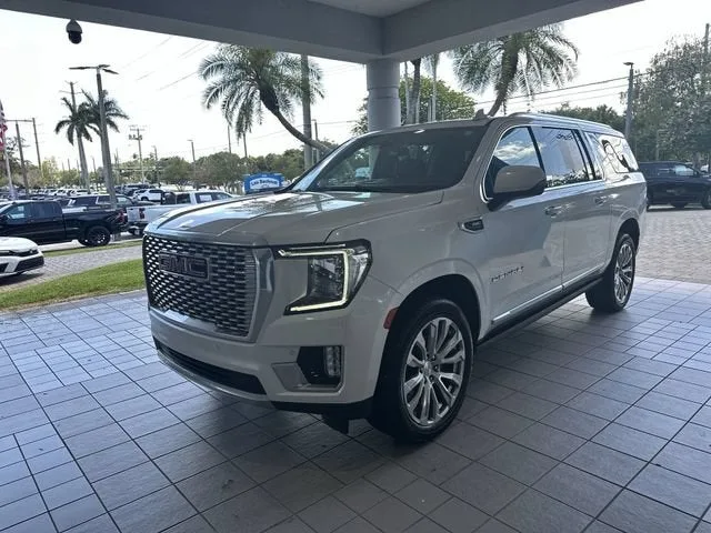 2022 GMC Yukon XL Denali photo 40