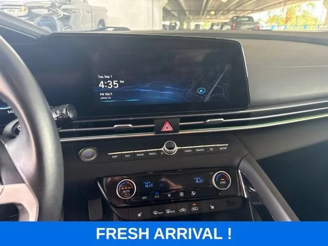 2024 Hyundai Elantra Limited photo 7