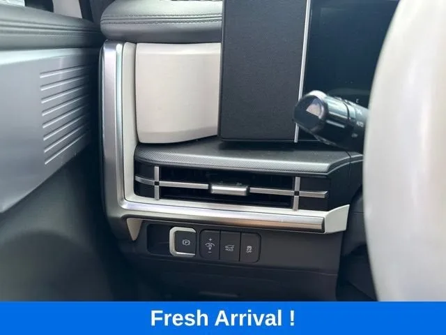 2025 Hyundai Santa Fe SEL photo 8