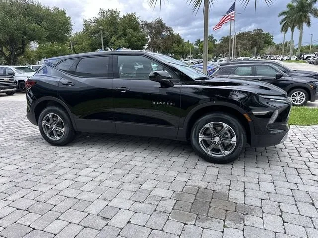 2025 Chevrolet Blazer 2LT photo 15