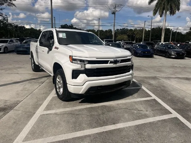 2024 Chevrolet Silverado 1500 RST photo 17